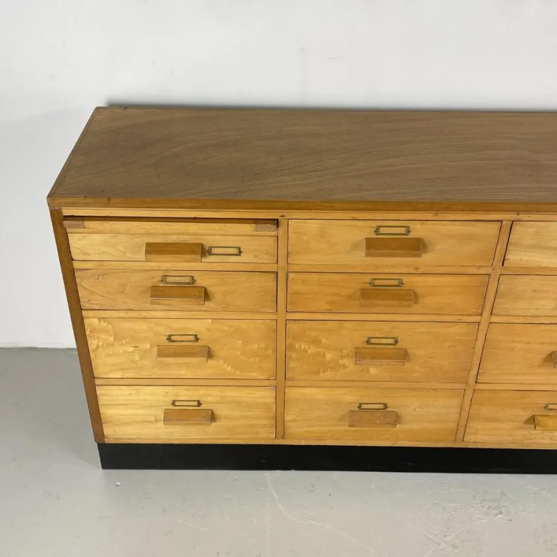 Pamono 16 Drawer Oak Shop Counter, 1950s> Worktables & Workbenches
