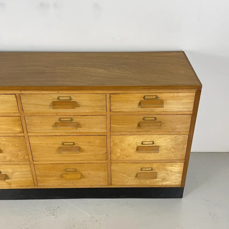 Pamono 16 Drawer Oak Shop Counter, 1950s> Worktables & Workbenches