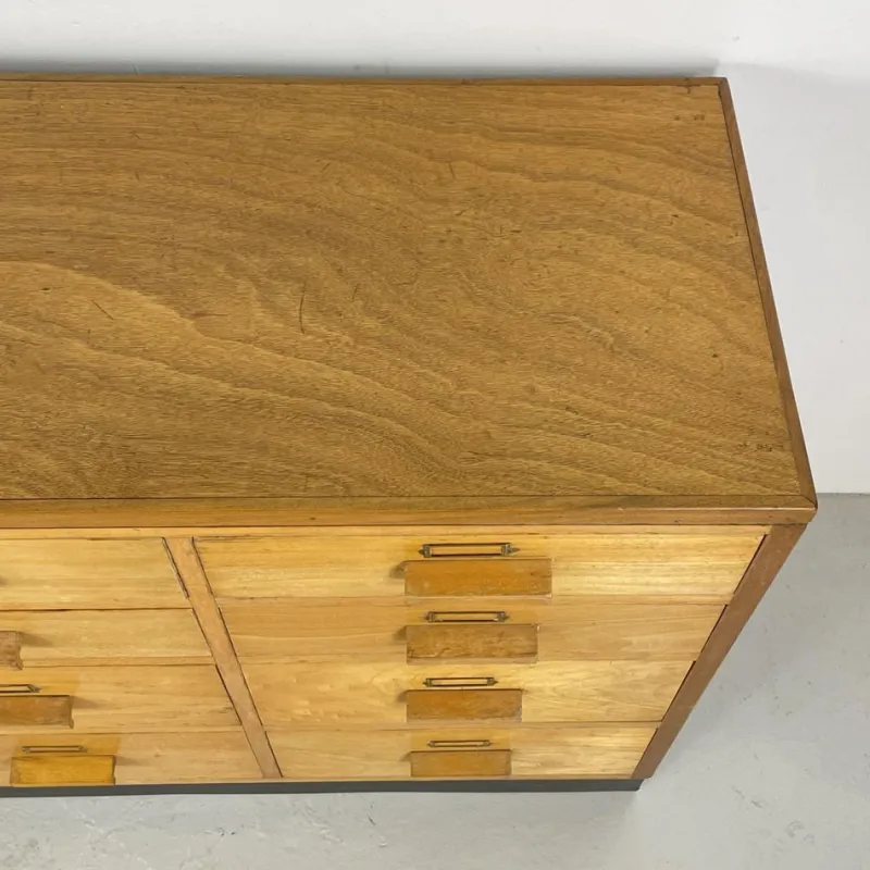 Pamono 16 Drawer Oak Shop Counter, 1950s> Worktables & Workbenches