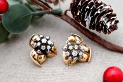 Outlet Pamono 18 Karat Gold and Silver Earrings with Flower-Shaped Brilliant-Cut Diamonds, Set of 2