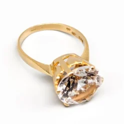Clearance Pamono 18 Karat Gold Cocktail Ring with White Stone