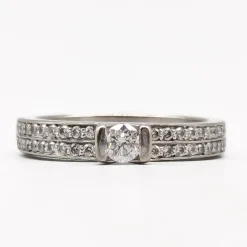 Outlet Pamono 18 Karat Gold Ring with Diamonds