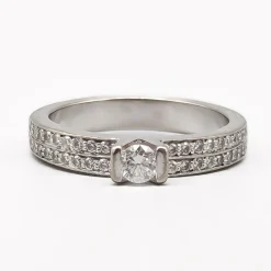 Outlet Pamono 18 Karat Gold Ring with Diamonds