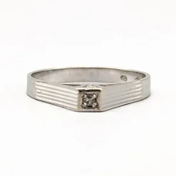 Clearance Pamono 18 Karat White Gold Ring with Diamond