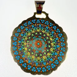 Pamono 18 Karat Yellow Gold and Enamel Notre Dame Paris Rose Window Plique a Jour Pendant Medal, 1980s> Necklaces
