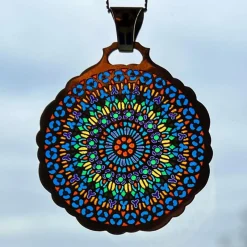 Pamono 18 Karat Yellow Gold and Enamel Notre Dame Paris Rose Window Plique a Jour Pendant Medal, 1980s><noscript><img width=