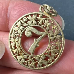 Pamono 18 Karat Yellow Gold Lucky Number 7 4-Leaf Clover Good Luck Charm Pendant, 1890s><noscript><img width=