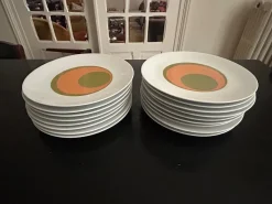 Pamono 17 Plates and Two Dishes in Bareuther Porcelain, 1970s, Set of 19><noscript><img width=