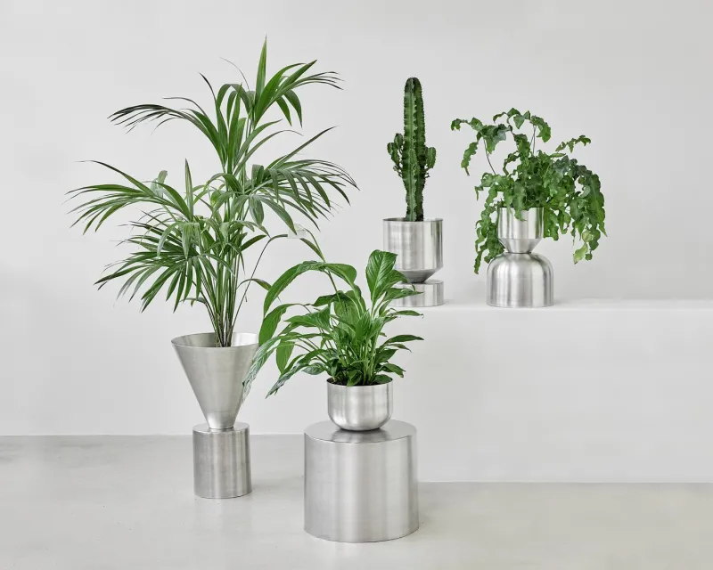 Pamono Ada Raw Small Planter by Llot Llov