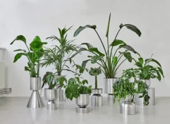 Pamono Ada Raw Small Planter by Llot Llov