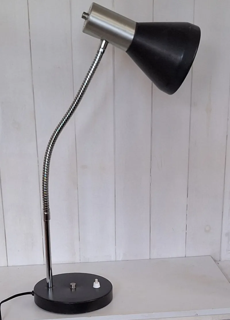 Pamono Adjustable Desk Lamp with Chrome-Plated and Black Painted Metal Frame, 1980s> Table Lamps