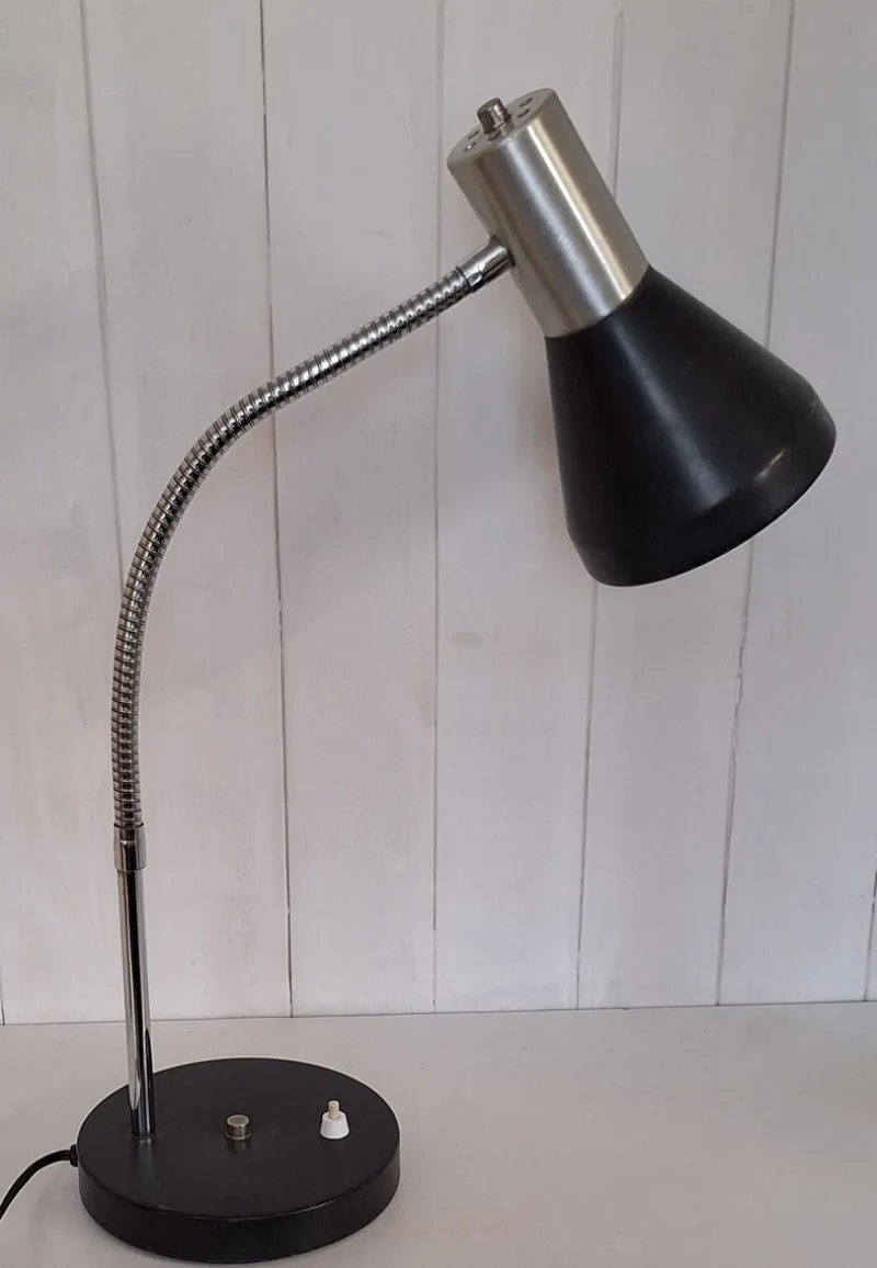 Pamono Adjustable Desk Lamp with Chrome-Plated and Black Painted Metal Frame, 1980s> Table Lamps