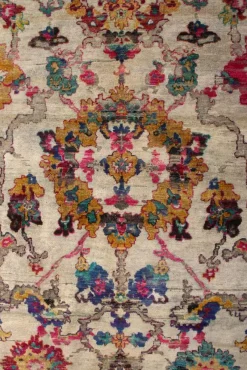 Best Pamono Agra Floral Rug from R&K Principal Jahanshah Nazmiyal