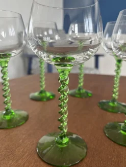 Pamono Alsatian White Wine Glasses with Green Twisted Stem, Set of 6> Glassware
