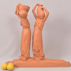 Clearance Pamono Amedeo Gennarelli, Art Deco Sculpture of Two Young Women with Amphora, 20th Century, Terracotta