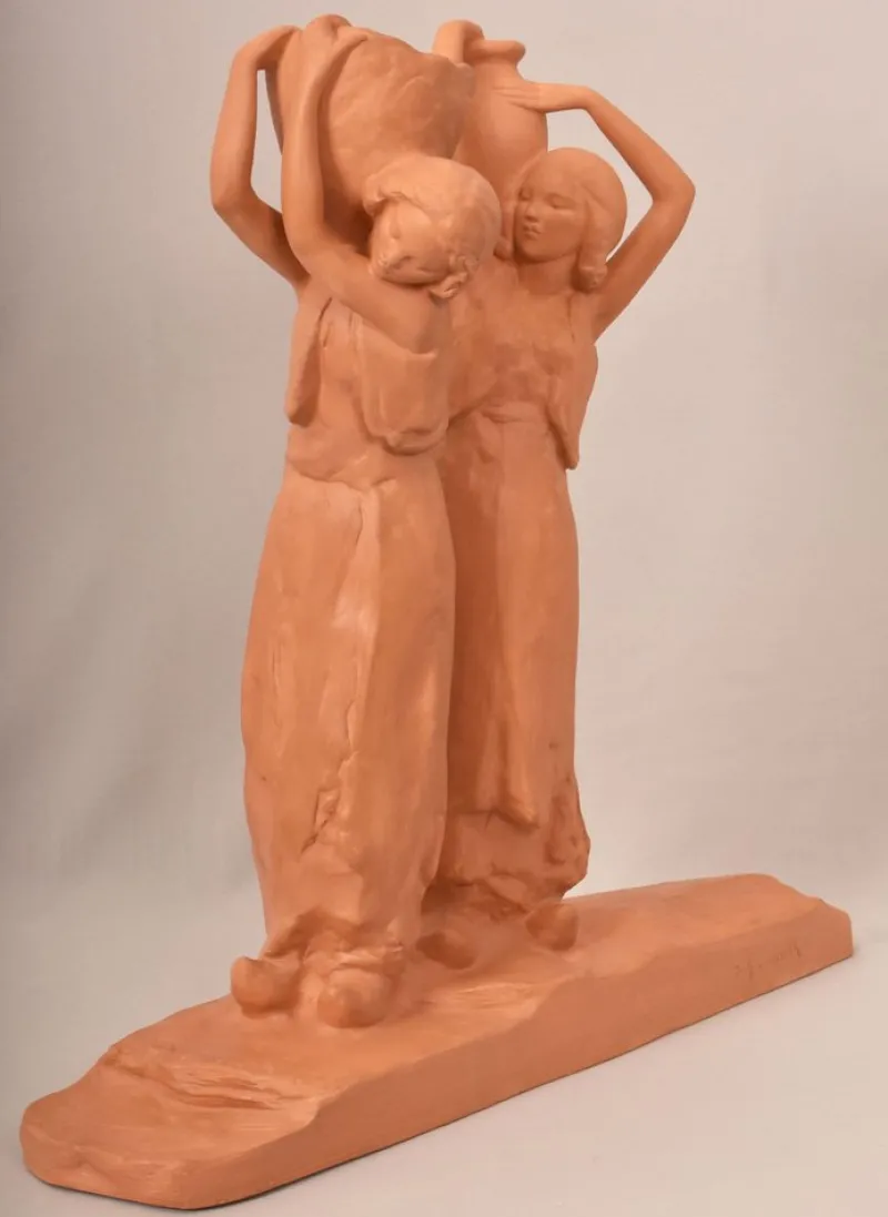 Clearance Pamono Amedeo Gennarelli, Art Deco Sculpture of Two Young Women with Amphora, 20th Century, Terracotta