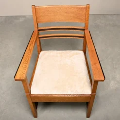 Pamono Amsterdam School Art Deco Armchairs in Oak and Almond Fabric, 1930s, Set of 2><noscript><img width=