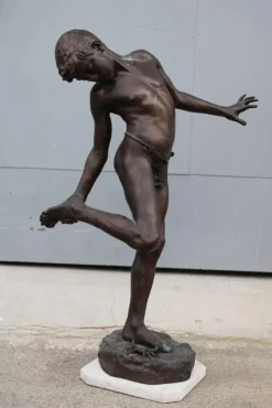 Online Pamono Annibale de Lotto, Faniullo con Granchio, 1910, Bronze on Marble Base
