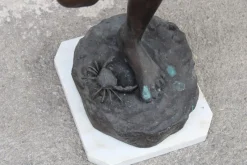 Online Pamono Annibale de Lotto, Faniullo con Granchio, 1910, Bronze on Marble Base