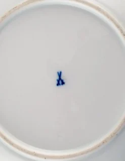 Hot Pamono Antique and Meissen Porcelain Plate with Hand-Painted Birds and Insects