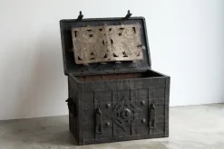 Online Pamono Antique Armada Box or Strongbox in Iron, Early 17th Century
