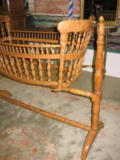 Pamono Antique Ash Baby Crib><noscript><img width=