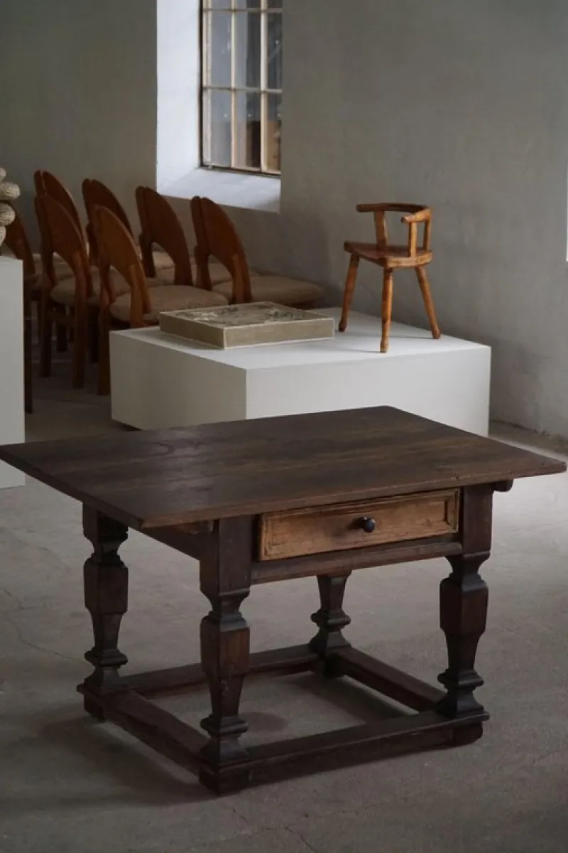 Hot Pamono Antique Baroque Accent Table in Oak, 1890s