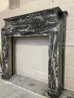 Discount Pamono Antique Bolection of Versailles Marble Fireplace Mantel, 1820
