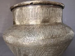 Pamono Antique Brass Planter with Animal Motifs><noscript><img width=