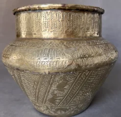 Pamono Antique Brass Planter with Animal Motifs><noscript><img width=