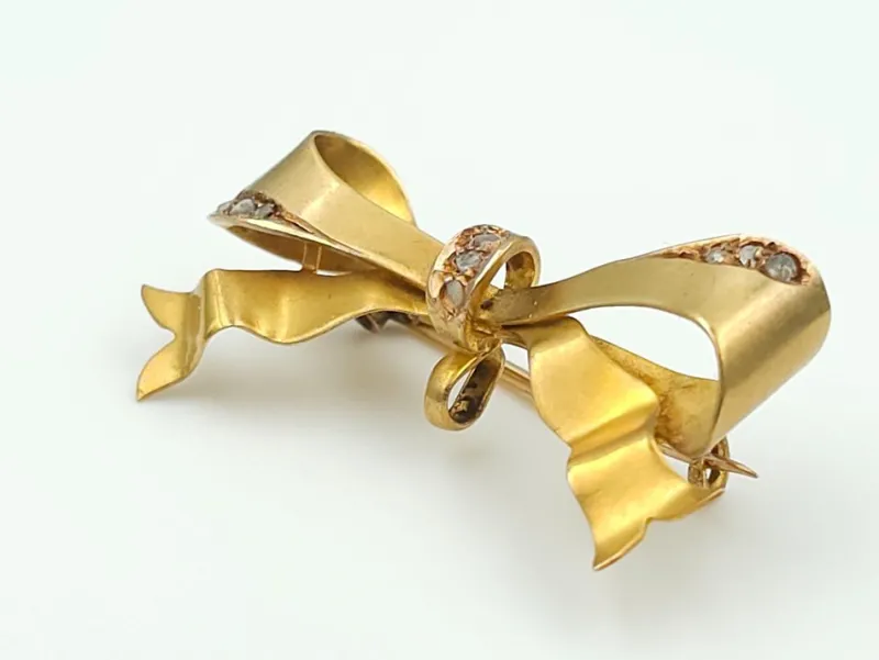 Pamono Antique Brooch in 18-Karat Yellow Gold with Diamonds> Brooches