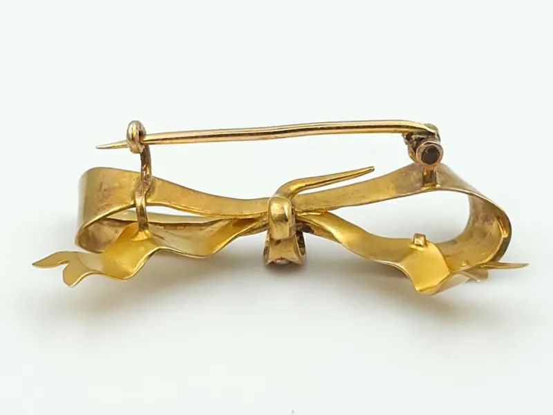 Pamono Antique Brooch in 18-Karat Yellow Gold with Diamonds> Brooches