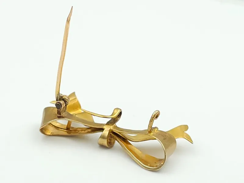 Pamono Antique Brooch in 18-Karat Yellow Gold with Diamonds> Brooches