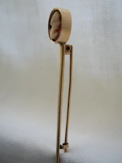 Pamono Antique Cameo 14 Karat Gold Brooch><noscript><img width=