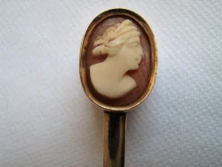 Pamono Antique Cameo 14 Karat Gold Brooch><noscript><img width=
