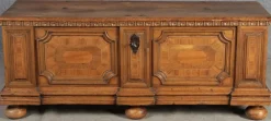 Outlet Pamono Antique Chest in Walnut, 1730