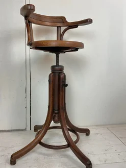 Pamono Antique Childrens Barber Chair><noscript><img width=