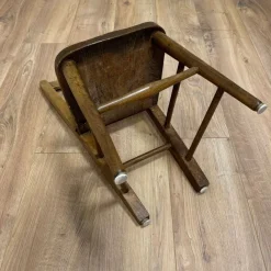 Pamono Antique Children's Chair in Oak><noscript><img width=