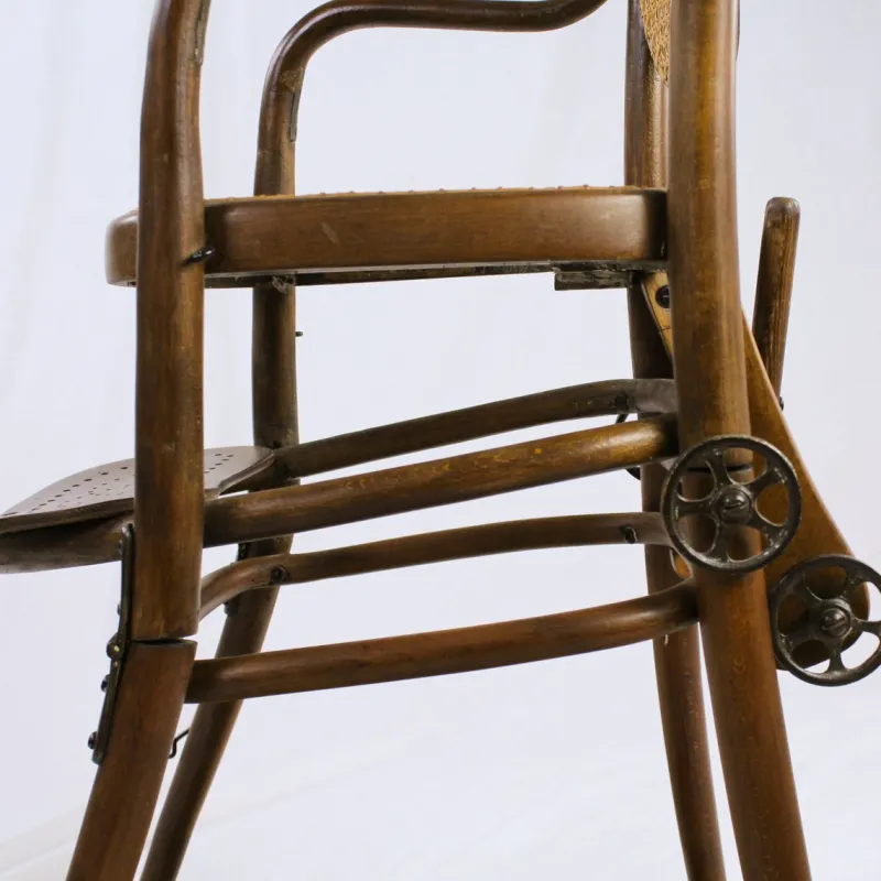 Discount Pamono Antique Children's High Chair from Thonet