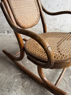 Online Pamono Antique Children's Rocking Chair in Bentwood, 1890s