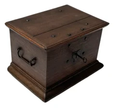 Pamono Antique Dutch Colonial Oak Decorative Box, 1700s><noscript><img width=