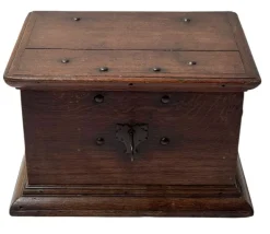 Pamono Antique Dutch Colonial Oak Decorative Box, 1700s><noscript><img width=