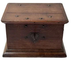 Pamono Antique Dutch Colonial Oak Decorative Box, 1700s><noscript><img width=