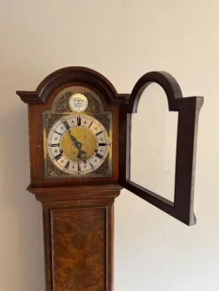 Pamono Antique Edwardian Grandmother Clock in Burr Walnut by Mappin and Webb, 1900><noscript><img width=