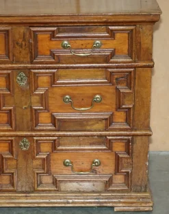 Sale Pamono Antique English Oak Chest of Drawers, 1680