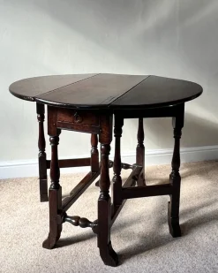 Pamono Antique English Oak Fold-Over Table, 1670s> Coffee & Side Tables