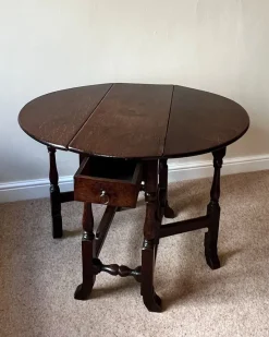 Pamono Antique English Oak Fold-Over Table, 1670s><noscript><img width=