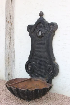 Pamono Antique Fountain in Cast Iron, 1890s> Garden Accessories