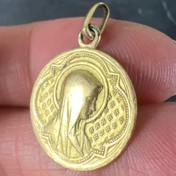 Pamono Antique French 18 Karat Yellow Gold Virgin Mary Medal Pendant><noscript><img width=