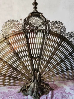 Pamono Antique French Brass Peacock Tail Pare-Feu / Fireplace Screen, 1800s> Fireplaces And Mantels